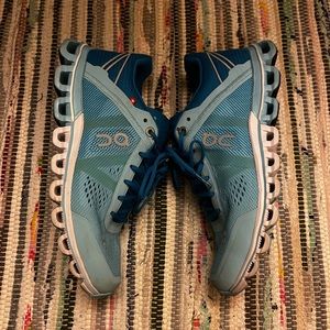 ON cloud cloud flow shoes